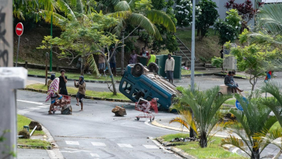 Франция объявила чрезвычайное положение в Новой Каледонии из-за беспорядков