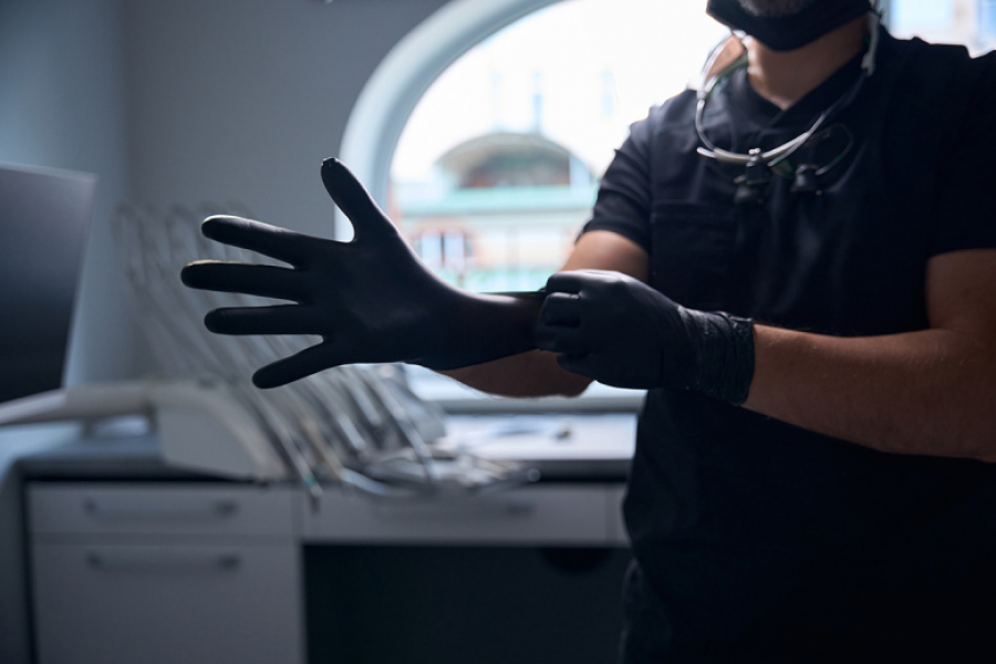 Юрист ответил, может ли пациент нелегальной стоматологии получить выплату