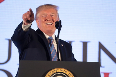 Зеленский: Трамп сразу сказал, что будет по середине в конфликте на Украине