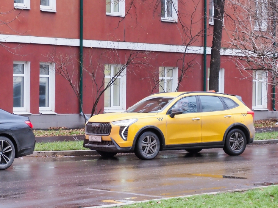 В Саратовской области за год отсеяли более тысячи проблемных таксистов