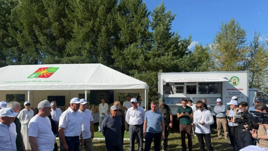 Минниханов облетел поля Заинского района и ознакомился с ходом уборочных работ 11/08/2026 &ndash; Новости