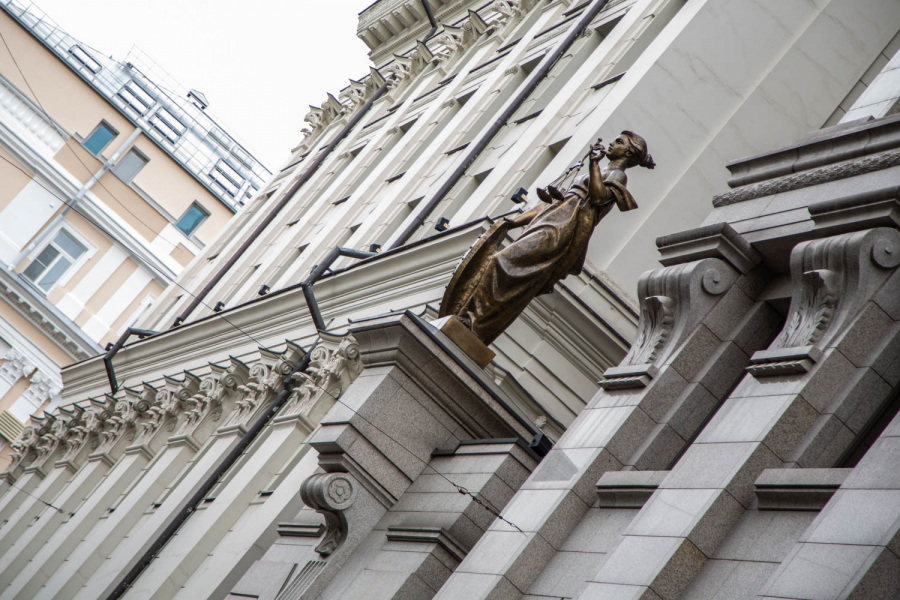 Смолов прибыл в суд по делу о драке в кафе вместе с адвокатом