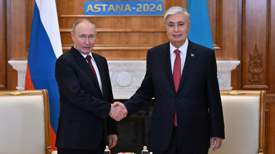 Касым-Жомарт Токаев провел встречу с Президентом России Владимиром Путиным