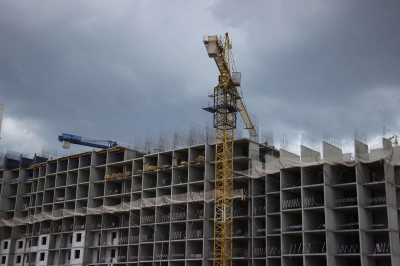 На строительном объекте BI Group в Астане упал кран