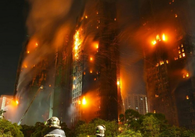 Катастрофа в Гонконге: огонь уничтожил семь жилых кварталов