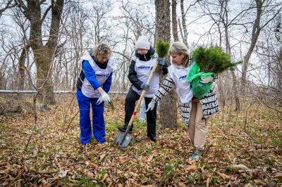 FESCO присоединилась к акции &laquo;Сад памяти&raquo; во Владивостоке