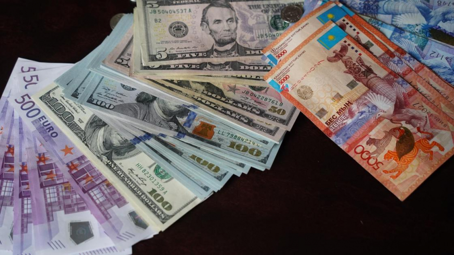 Наличные курсы валют в Алматы, Астане и Шымкенте на 17 апреля 2024 года