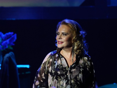 Предательство отца и другие удары судьбы: как живет дочь Ипполита из &laquo;Иронии судьбы&raquo; Алена Яковлева