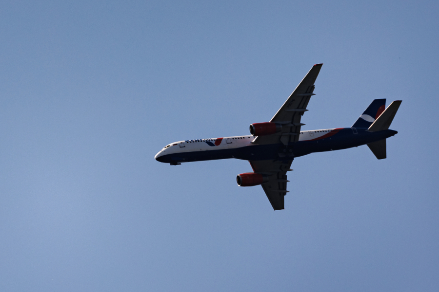 Росавиация временно ограничила срок летного сертификата Azur Air из-за неисправностей самолетов