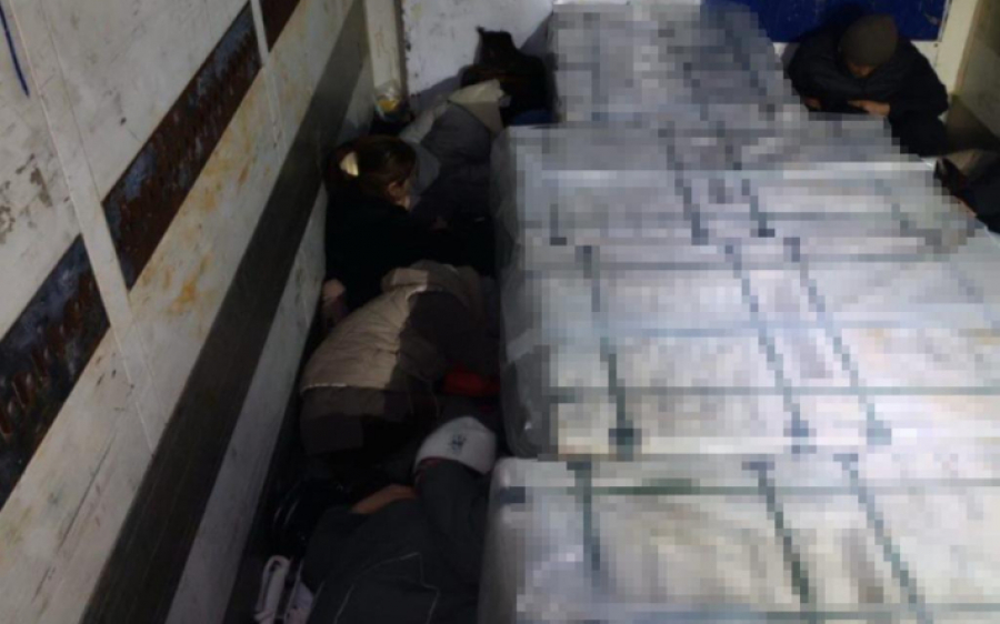 Нелегальных мигрантов нашли в фуре на границе в Актюбинской области