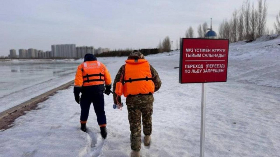 Каток и ледяные горки на набережной Есиля закрыты из-за потепления