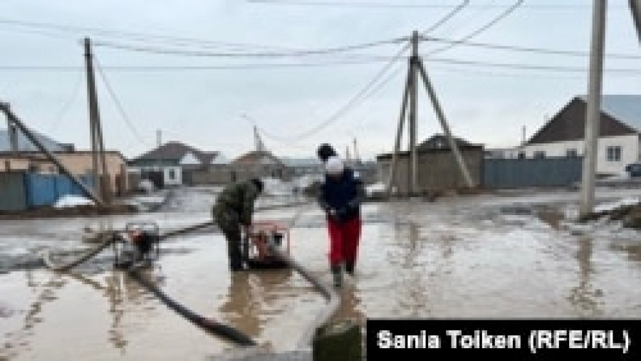 439 домов настигла вода, эвакуированы 4733 человека — последние данные о паводках в Казахстане  