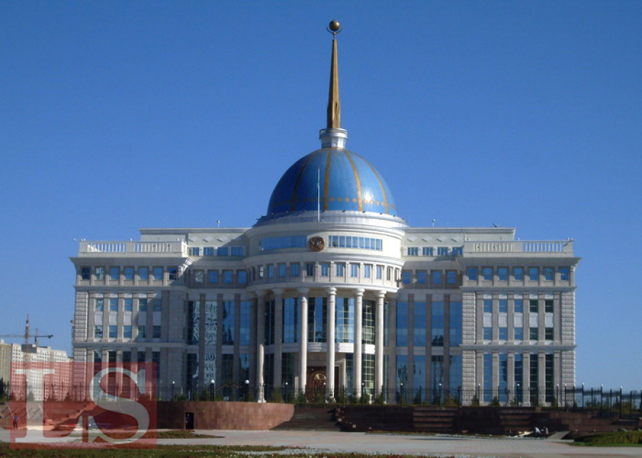 Канат Шарлапаев и Тамара Дуйсенова больше не работают в АП