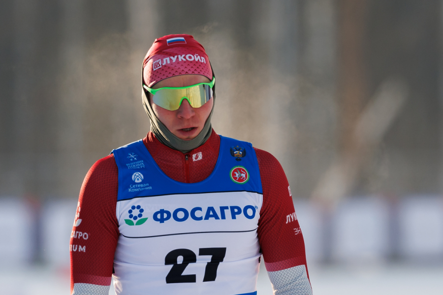 Большунов выиграл гонку на&nbsp;10 километров в&nbsp;финале Кубка России. Коростелев &ndash; второй