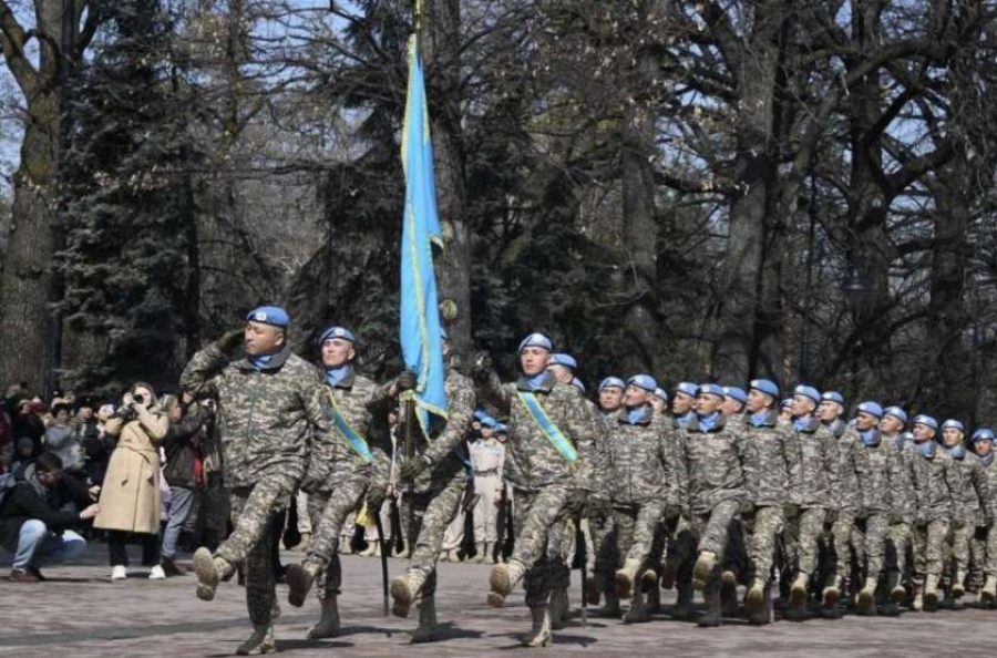 Необходимость эвакуации казахстанских миротворцев с Голанских высот прокомментировали в Минобороне