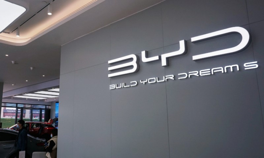 NEV BYD открывает европейский флагманский автосалон в Париже