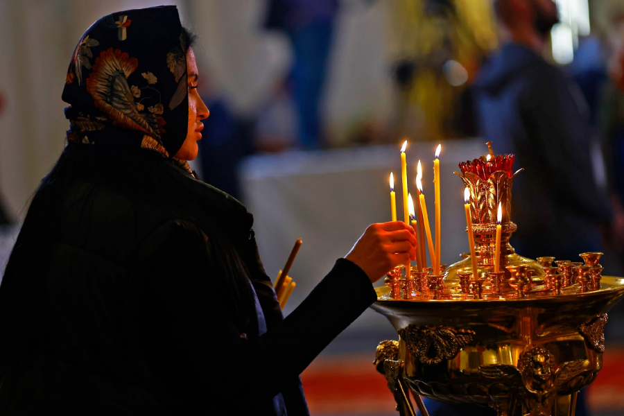 В российских храмах заметили рост числа прихожанок из-за симпатичных священников