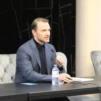 Сихарулидзе оценил настроение фигуристки Петросян, прилетевшей в Милан для участия в Олимпиаде