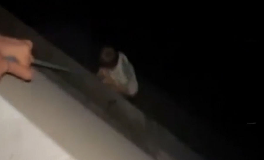 Горе-отец устроил опасный "аттракцион": пьяный мужчина спустил ребенка из окна многоэтажки на тросе 28/01/2026 &ndash; Новости