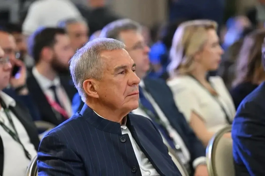 Минниханов поучаствовал в сессии на &laquo;Иннопром. Центральная Азия&raquo;