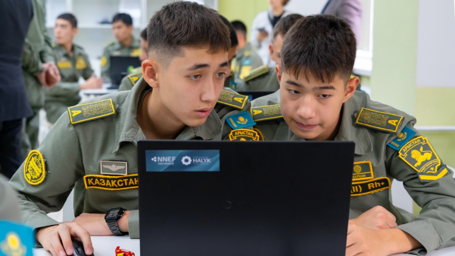 Основам кибербезопасности и конструирования дронов учат в лицее &quot;Арыстан&quot;