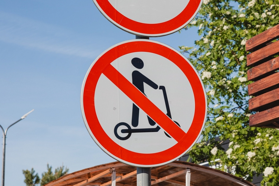 В Челнах за неделю под машину попали трое детей на электросамокатах