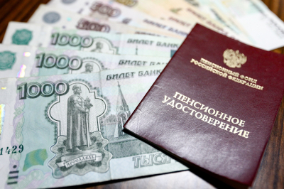 В России с 1 июля пенсии повысят отдельным категориям граждан