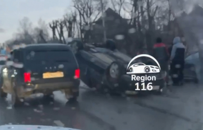 В Высокогорском районе Татарстана перевернулась легковушка &ndash; видео 07/04/2026 &ndash; Новости