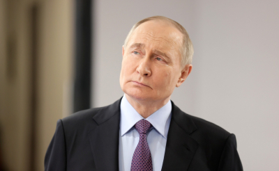 В Китае обсуждают жест Путина во время визита в медцентр
