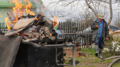 Дачникам напомнили о штрафах до 20 тысяч рублей за неправильное сжигание мусора