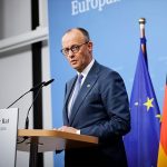 Зедер заявил, что Мерц останется канцлером, и предрек катастрофу в случае его смены