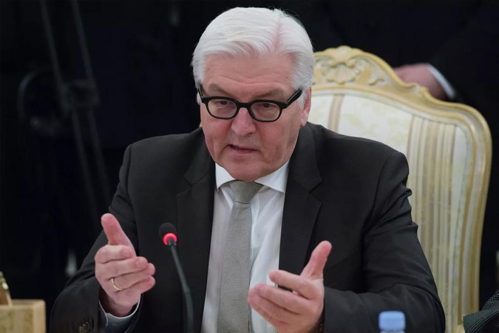 Штайнмайер: Четверть немцев отвернулась от основ ФРГ — Мерца призвали сменить курс