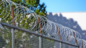 Заключенный через крышу сбежал из ИВС в Актюбинской области