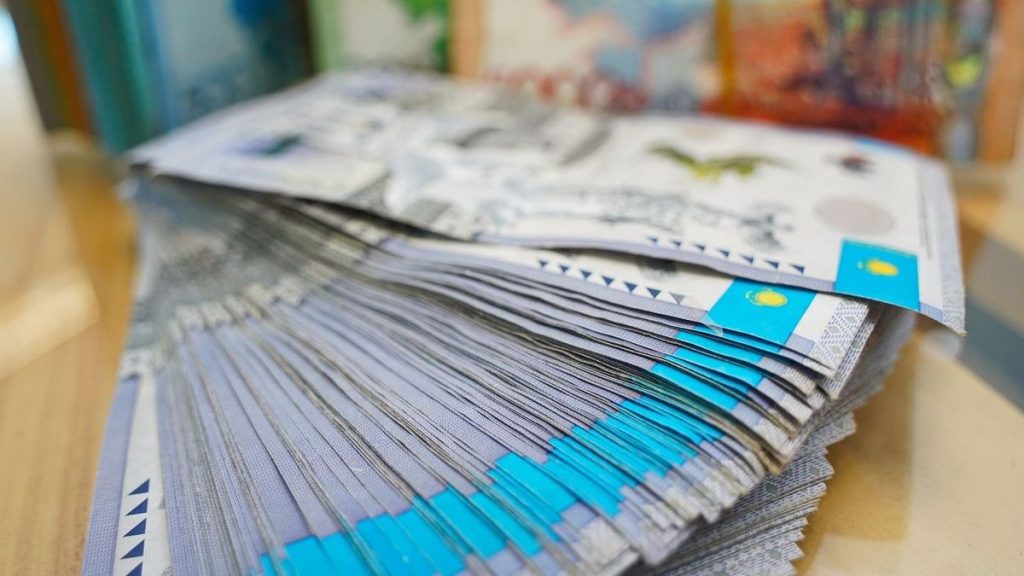 Казахстанец с большим долгом потратил 4 млн тенге и попал под статью