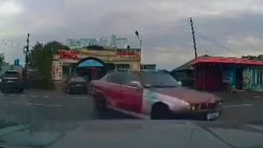 Водителя BMW с фамилией Займидорога арестовали в Семее (видео)