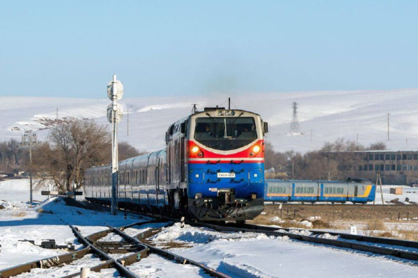 Около 100 пассажиров доставлены поездом «Атырау – Актобе»​ из-за закрытия трассы Актобе – Астрахань