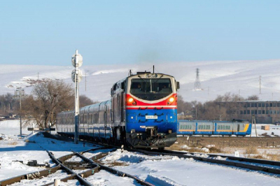 Около 100 пассажиров доставлены поездом «Атырау – Актобе»​ из-за закрытия трассы Актобе – Астрахань